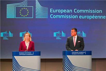 Kaja Kallas und Maros Sefcovic bei der Pressekonferenz am Mittwoch
