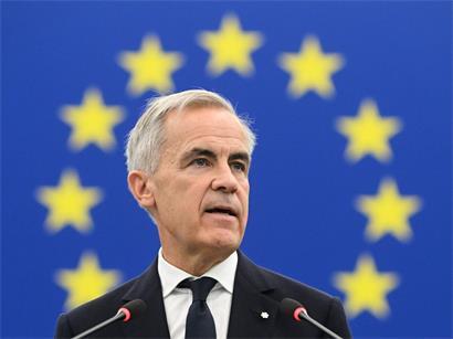 Kanadas Premierminister Mark Carney hält während einer feierlichen Sitzung im Europäischen Parlament in Straßburg