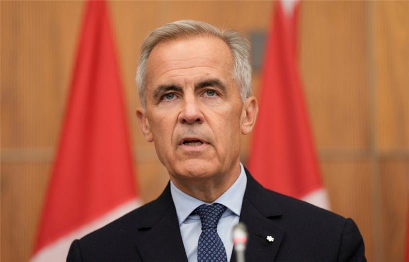 Kanadas Premierminister Mark Carney spricht mit den Medien während einer Pressekonferenz
