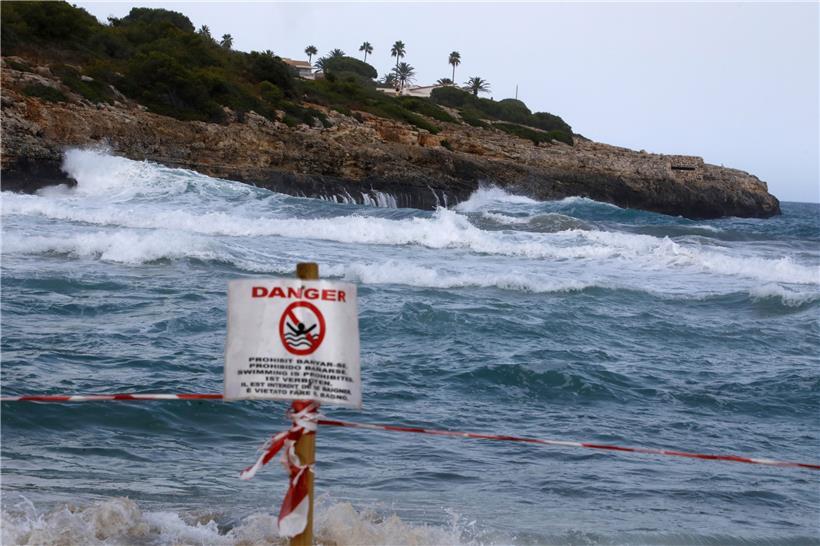 „Kann unangenehm werden“: Die Einheimischen kennen das Risiko an der Cala Mandia
