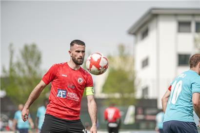 Kapitän Denis Agovic und die UNA Strassen werden am Donnerstag zum ersten Mal europäisch spielen
