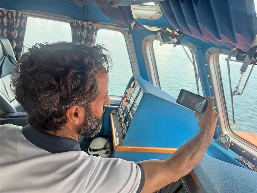 Kapitän Orlando Ramos kam den Migranten mit seinem Rettungsboot zur Hilfe
