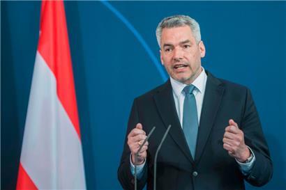Karl Nehammer soll Mitte Mai in Graz endlich zum ÖVP-Chef gekürt werden, doch sein Vorgänger Sebastian Kurz wird ihm mit einem Auftritt beim Parteitag die Show stehlen
