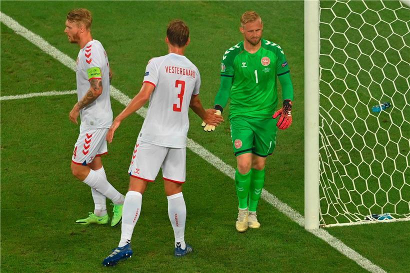 Kasper Schmeichel (r.) feierte sein Debüt in der Nationalelf erst mit 26
