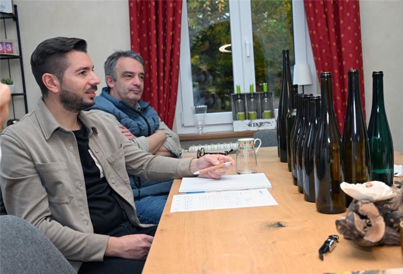 Kaufmann Stéphane Pignatelli und Kundenmanager André Wagner von der Firma Mathis...