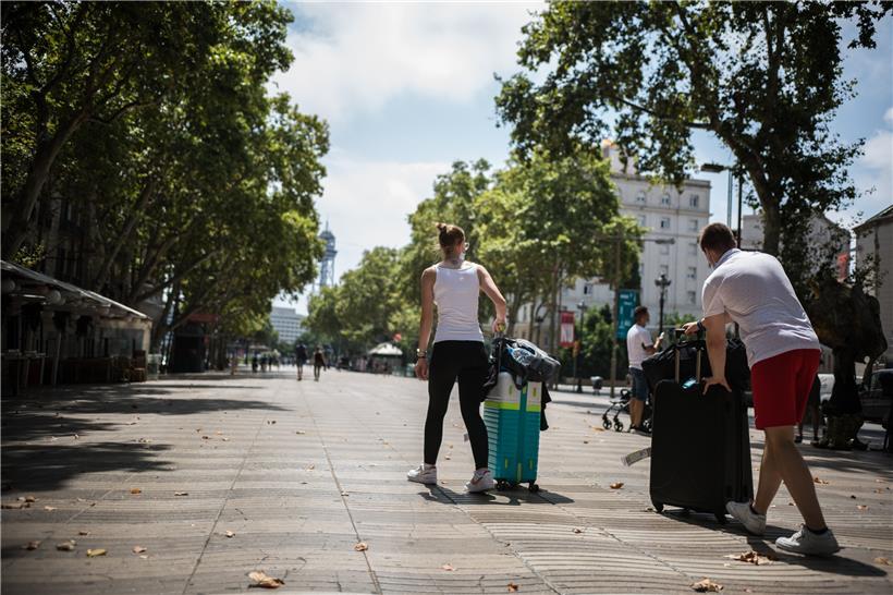 Kaum Touristen auf den Ramblas von Barcelona: Immer mehr Staaten raten von Reisen nach Katalonien ab
