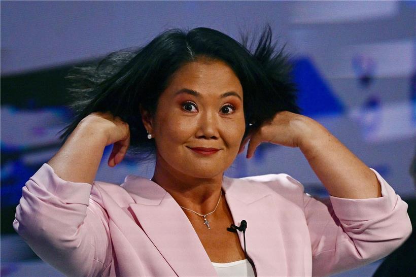 Keiko Fujimori spricht bei Wahlkampfveranstaltung und könnte in die Fußstapfen ihres Vaters treten