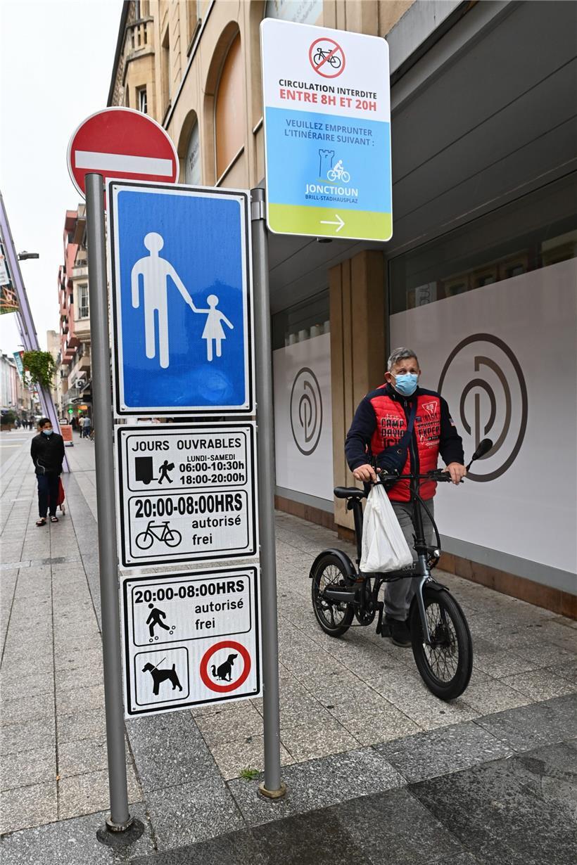 Kein Problem. Man darf weiterhin mit dem Fahrrad durch die Alzettestraße. Voraus...