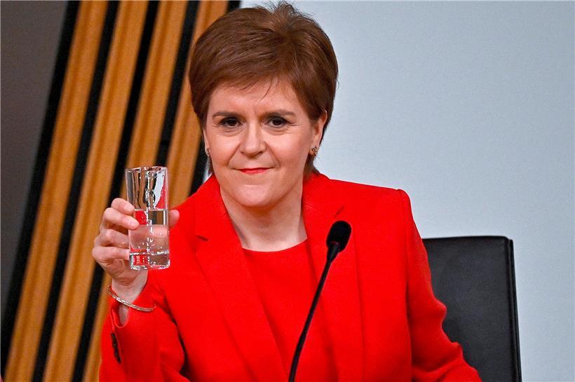 Keine Freude über Salmonds Rückkehr: Nicola Sturgeon feuert gegen ihren einstigen Mentor
