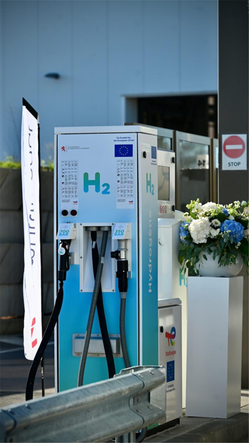 Keine Kunden bisher an der Wasserstofftankstelle: „Die Eröffnung für die Öffentlichkeit hat sich verzögert“, sagt Ministerin Backes
