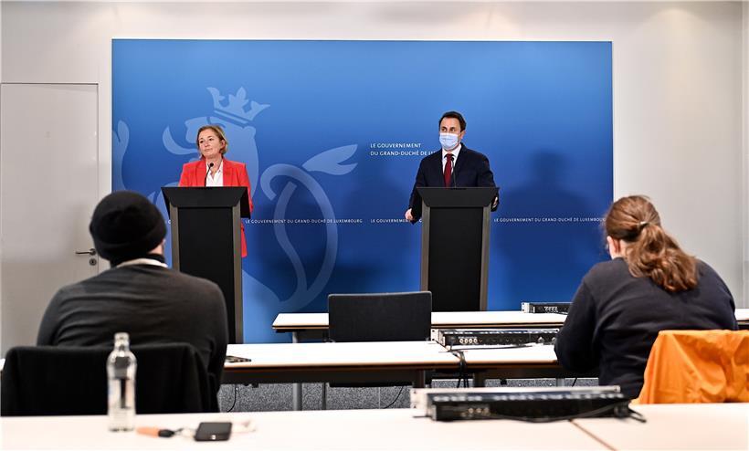 „Keine Rednertribüne für MinisterInnen, die lediglich eine gute Figur machen wollen“: Die Videos der Pressekonferenzen werden gekürzt ins Netz gestellt. Laut ALJP ein Eingriff in die Pressefreiheit.
