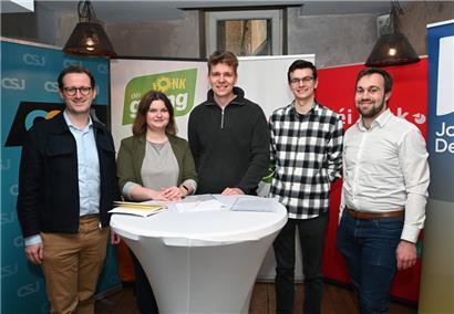 Keine Rentenreform auf Kosten der Jugend: Vertreter der fünf Jugendparteien bei der gemeinsamen Pressekonferenz
