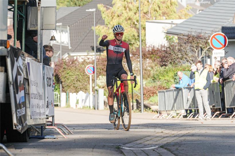 Ken Conter jubelte in Kayl über seinen ersten Saisonsieg
