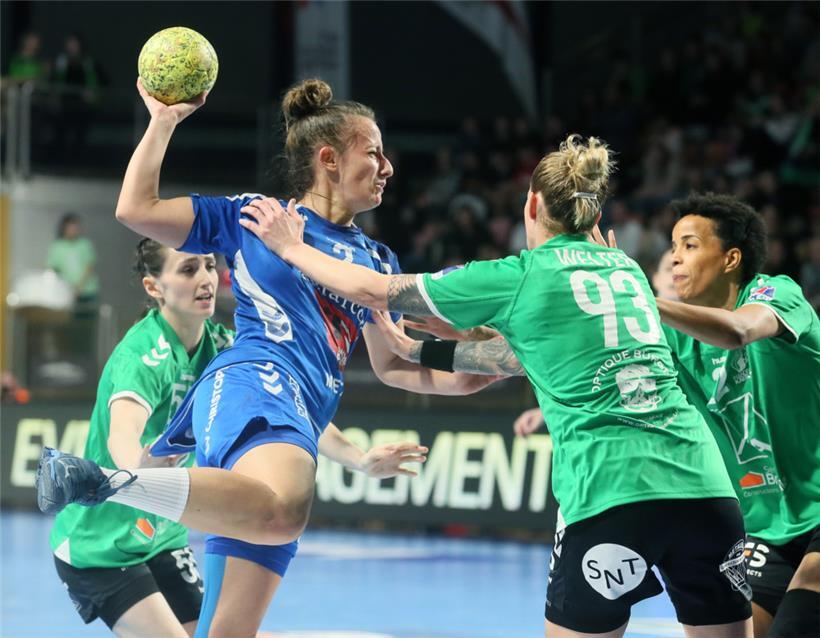 Kim Wirtz (in Blau) und ihre Teamkolleginnen waren in der zweiten Hälfte nicht aufzuhalten
