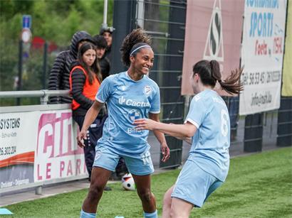 Kimberly Dos Santos (l.) bestreitet nach einem Jahr in Saarbrücken wieder ein Pflichtspiel für den Racing