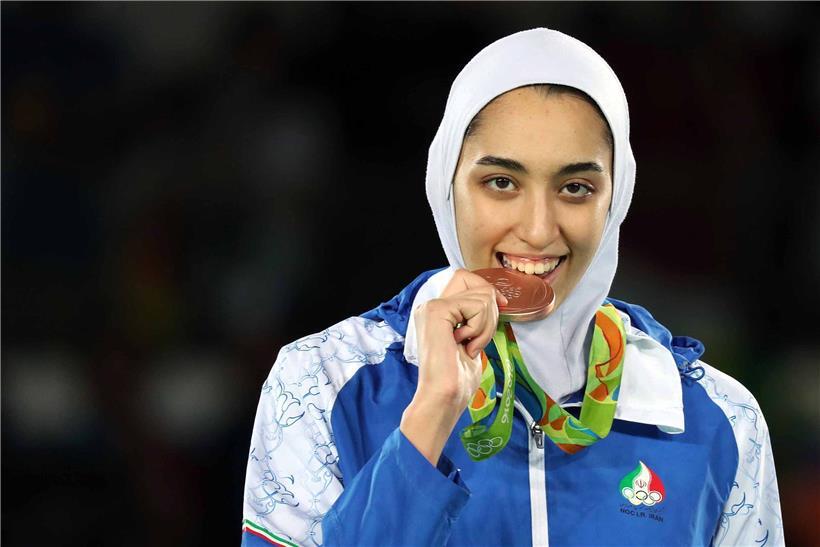 Kimia Alisadeh hat bei den Olympischen Spielen 2016 in Rio eine Bronzemedaille für den Iran gewonnen
