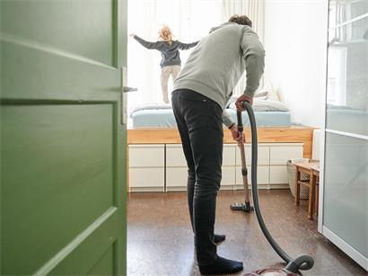 Kinder, Haushalt, Job: Mit vier Stunden Familienteilzeit soll das in Luxemburg besser „unter einen Hut“ gebracht werden