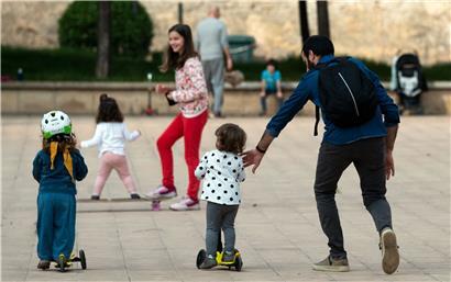 Kinder in Spanien dürfen wieder vor die Tür, auch die Eltern freut’s
