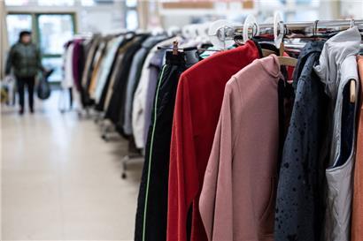 Kleidung darf kein Wegwerfprodukt sein
