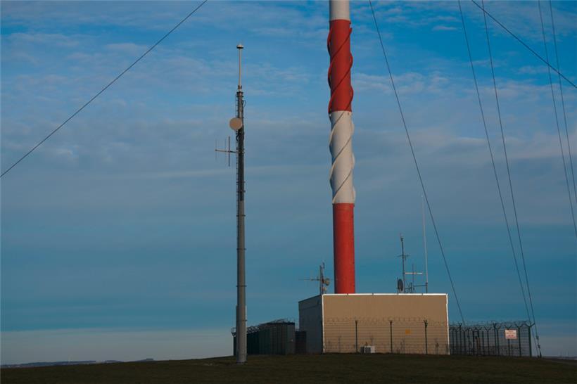 Klein und Groß: Eldoradio (kleine Antenne) rückt in Hosingen demnächst digital e...
