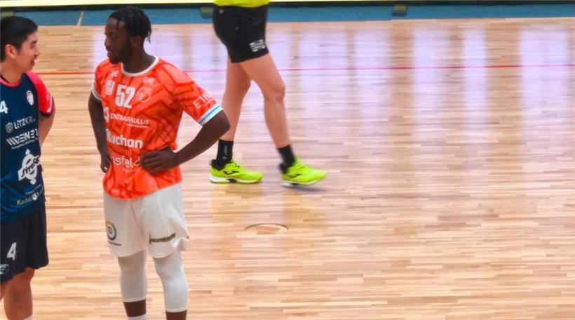 Kleiner Deckel, große Konsequenz: Das Spiel der Red Boys gegen Leudelingen musste abgebrochen werden
