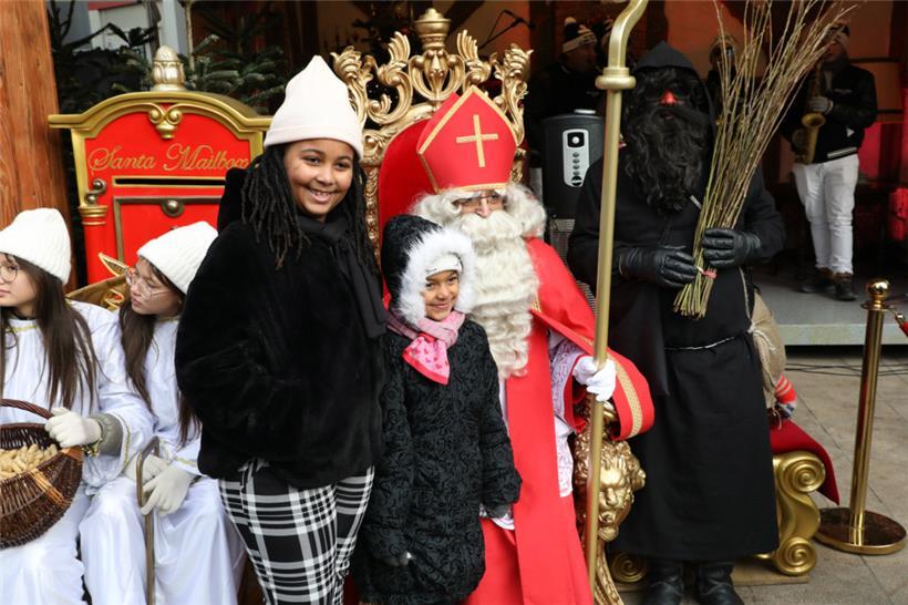 Kleines Gruppenbild mit „Kleeschen“-Fans