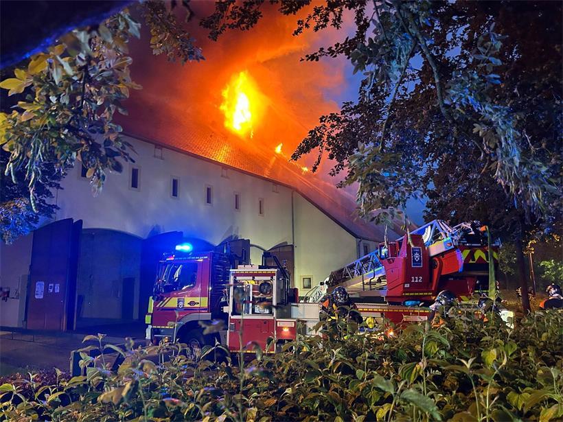 Sporthalle in Lultzhausen nach Brand einsturzgefährdet Klettertrainer Luc Kieffer wurde Auggenzeuge des Feuers muss jetzt umplanen