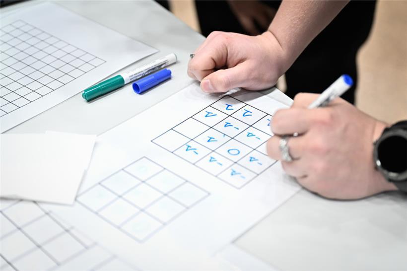 Knapp jeder dritte Schüler hat Schwierigkeiten in Mathematik. Eine crowdfinanzierte „Learn’box“ könnte helfen. 
