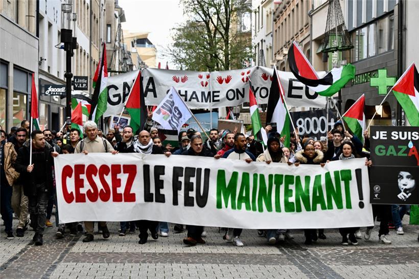 Knapp tausend Menschen zeigten am Samstag ihre Solidarität mit den Palästinensern
