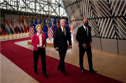 Knapp zwei Stunden dauerte das Treffen zwischen EU-Kommissionspräsidentin Ursula von der Leyen, US-Präsident Joe Biden und Charles Michel, Präsident des Europäischen Rates
