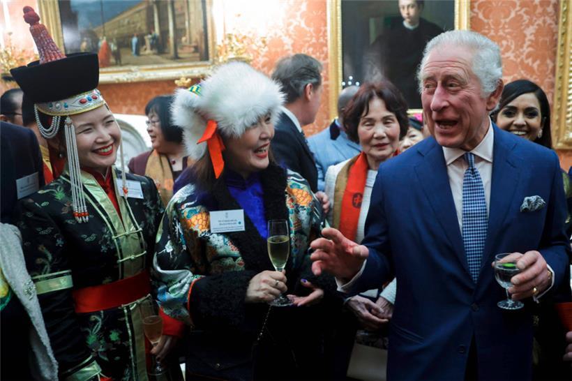 König Charles III. während einer Feier mit den britischen ost- und südostasiatischen Gemeinschaften im Buckingham Palace
