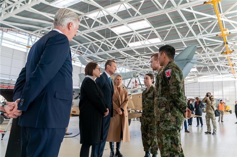 König Philippe, Verteidigungsministerin Yuriko Backes, Großherzog Henri und die ...