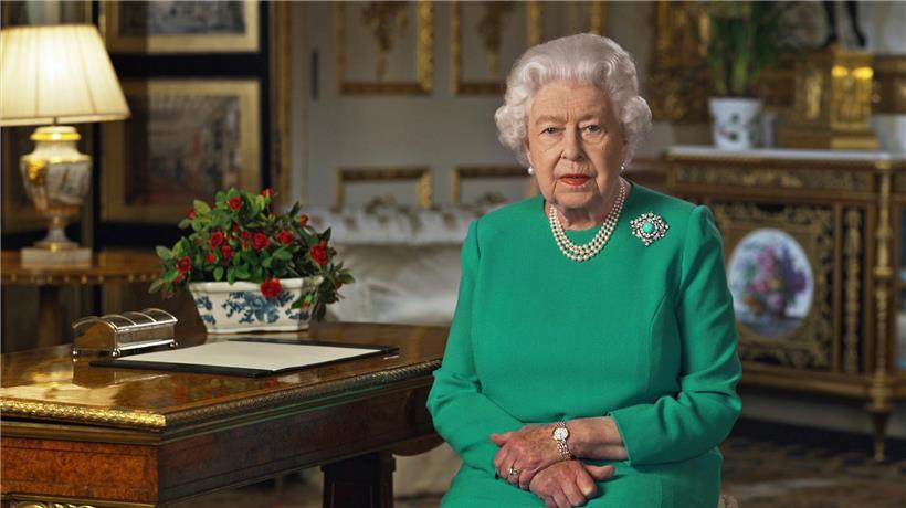Königin Elizabeth II. hielt eine seltene Ansprache, in der sie die Briten dazu aufrief, sich der Herausforderung der Coronavirus-Pandemie zu stellen und sich in „einer zunehmend schwierigen Zeit“ selbst zu disziplinieren
