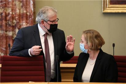 Können nach drei Jahren Pandemie wieder frei aufatmen: Covid-Gesetz-Berichterstatter Mars Di Bartolomeo und Gesundheitsministerin Paulette Lenert
