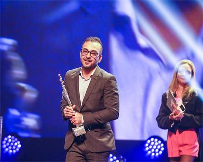 Könnte 2027 einen Oscar in den Händen halten: 2021 nahm der Regisseur Cyrus Neshvad den „Lëtzebuerger Filmpräis“ für sein Werk „Portraitiste“ entgegen
