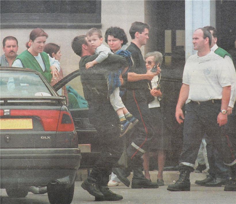 Körperlich unversehrt werden die Kinder wieder zurück in die Arme ihrer Eltern geführt. Viele Opfer müssen aber noch Jahre später betreut werden. 
