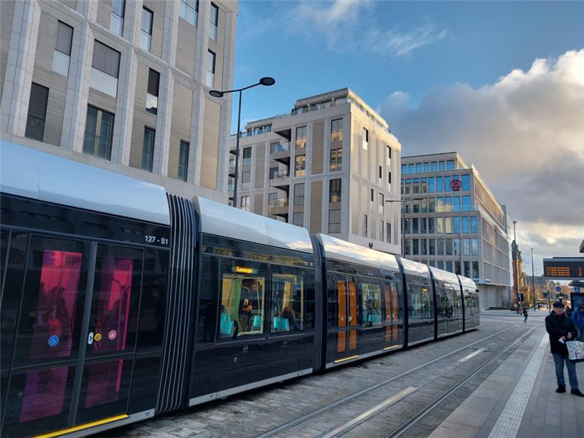 Kollektivverträge spielen hierzulande eine wesentliche Rolle bei Gehalt, Urlaubstagen und Arbeitszeit. Mehr als 200.000 Beschäftigte haben dank ihnen Arbeitsbedingungen, die besser sind als die vom Gesetz vorgesehenen Mindestkriterien.
