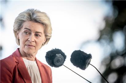 Kommissionspräsidentin von der Leyen will die Debatte über eine große Reform der Energiemärkte auf 2023 verschieben
