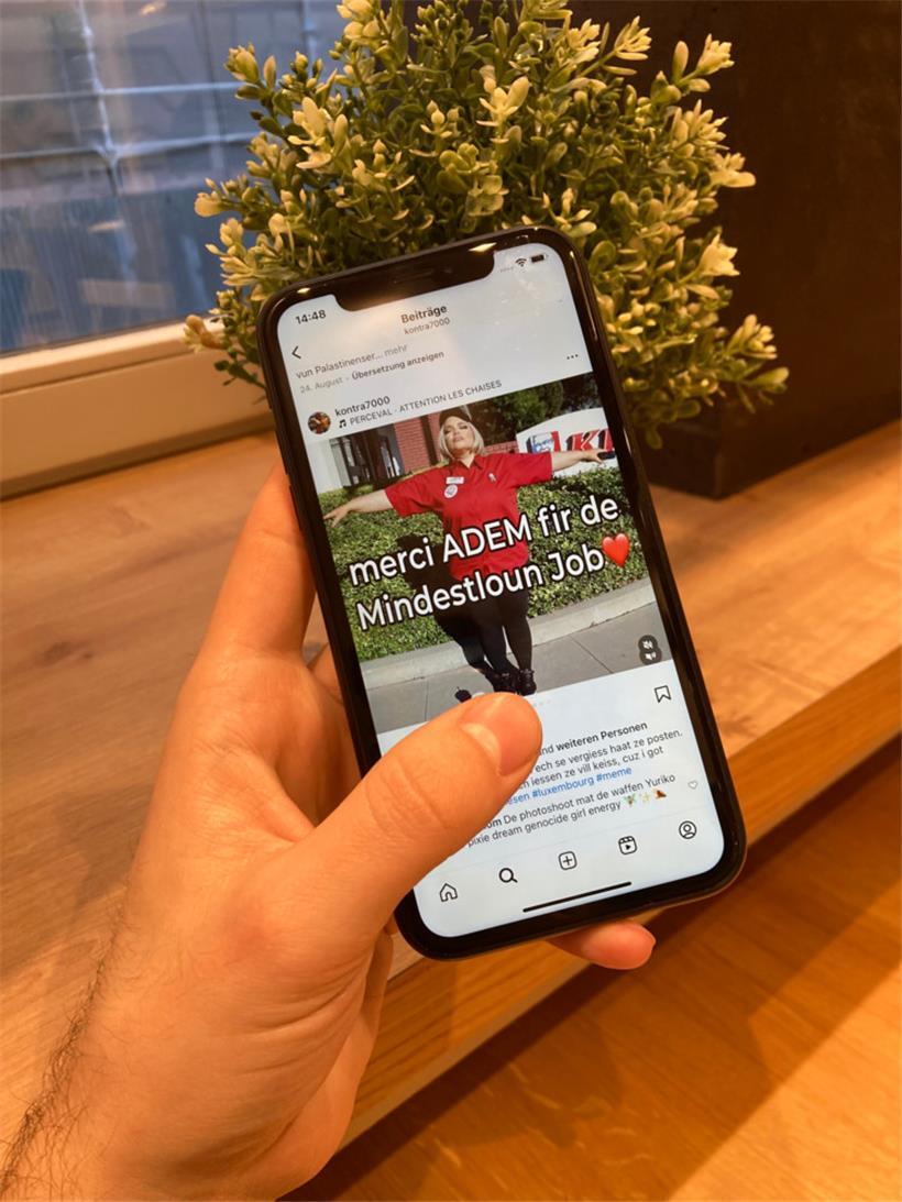 Kontra7000 veröffentlicht seine satirischen Memes auf Instagram
