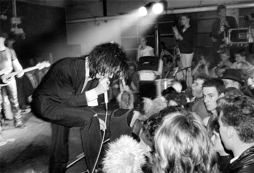 Konzert 1984 in der Maschinenhalle des Schokoladenwerks Stollwerck (Köln)
