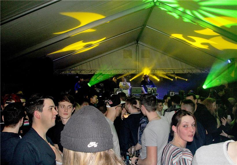 Kostümiert kommt heutzutage fast kaum noch jemand zum Karneval-Event in Grevenmacher
