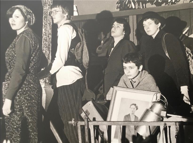 Kriegsvertriebene mit Handwagen: (v.l.n.r.) Claudine Bimmermann, Michel Clees, Steve Karier, Remo Ceccarelli und Patrick Harsch
