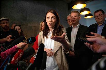 Krisenmanagerin Jacinda Ardern holte die absolute Mehrheit für ihre Sozialdemokraten
