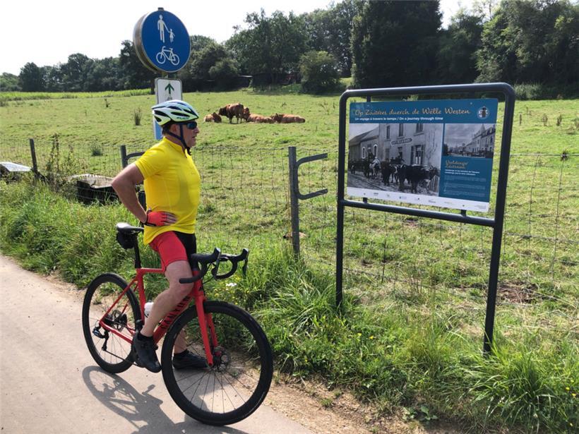 Kuhherden damals und heute: Die Strecke führt vorbei an vielen Bauernhöfen und Weideflächen
