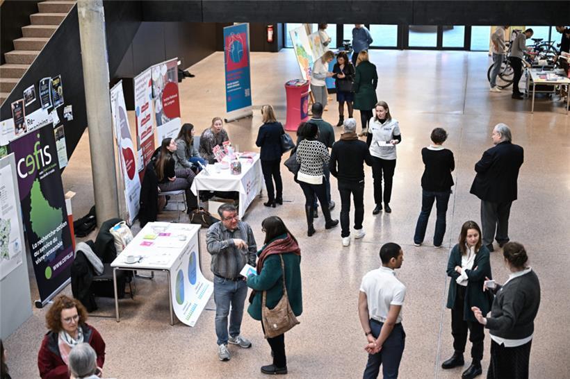 Kurz nach Beginn der Messe um 10 Uhr ging es in der „Maison des arts et des étudiants“ eher ruhig zu
