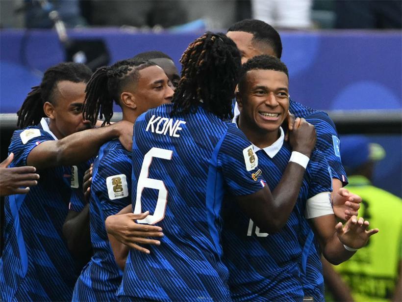 Kylian Mbappé erzielt zweiten Doppelpack in der WM, französischer Stürmer feiert herausragende Torleistung
