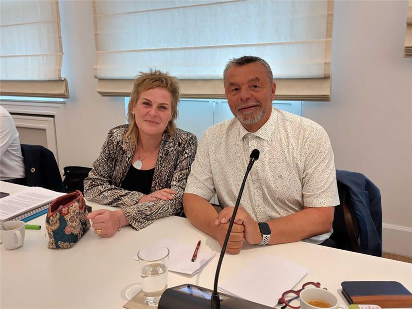 LSAP-Lokalpolitiker Martine Loullingen (l.) und Walter Berettini (r.) sind seit Montag Mitglieder des Gemeinderats in Düdelingen
