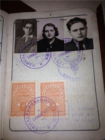 La famille du commerçant polonais Jankiel Elja Grossvogel et de Rosa Macharowska est arrivée au Luxembourg en 1924 en provenance de Francfort. Leurs enfants Samuel, né en 1920 à Darmstadt, Dina, née à Francfort en 1922, et Leo, né en 1924 à Luxembourg, ont fait toute leur scolarité à Luxembourg-ville. Ils s’enfuient du Luxembourg en…
