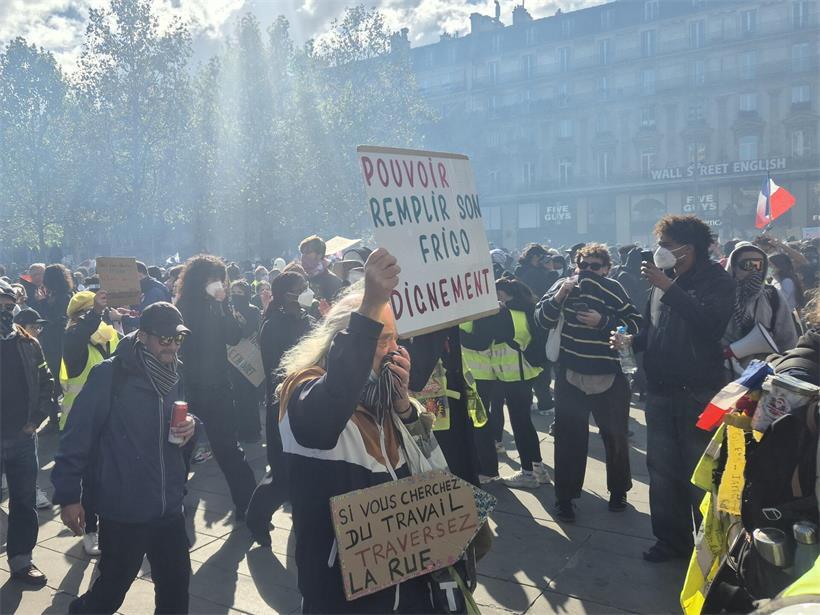 La mobilisation contre la vie chère a rassemblé des manifestants aux revendications très diverses dans les rues de Paris