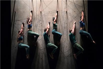 La pièce de danse „Vertikal“ 
